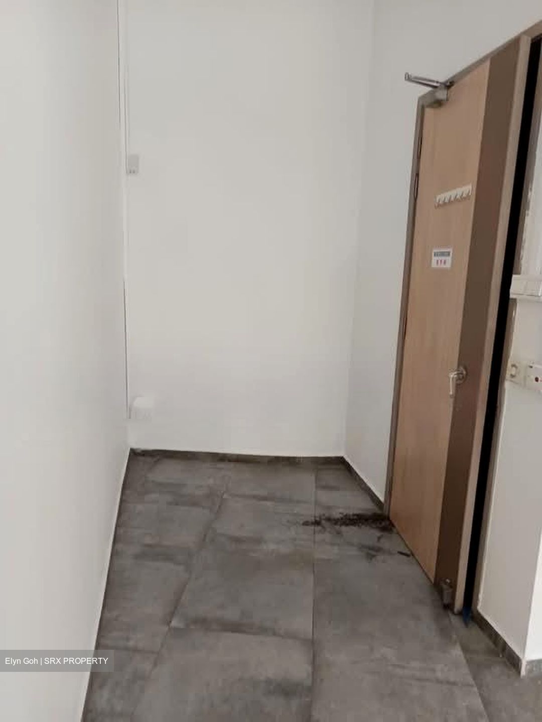 Suites 123 (D8), Shop House #601935311